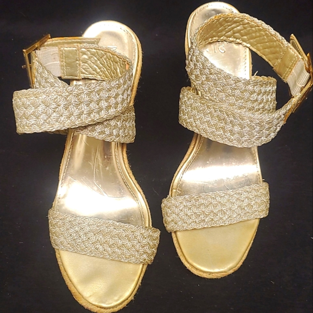 Womens Mossimo wedges size 8